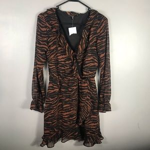 NWT H&M faux wrap flutter dress size 4